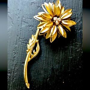 Vintage large stem rhinestone flower brooch